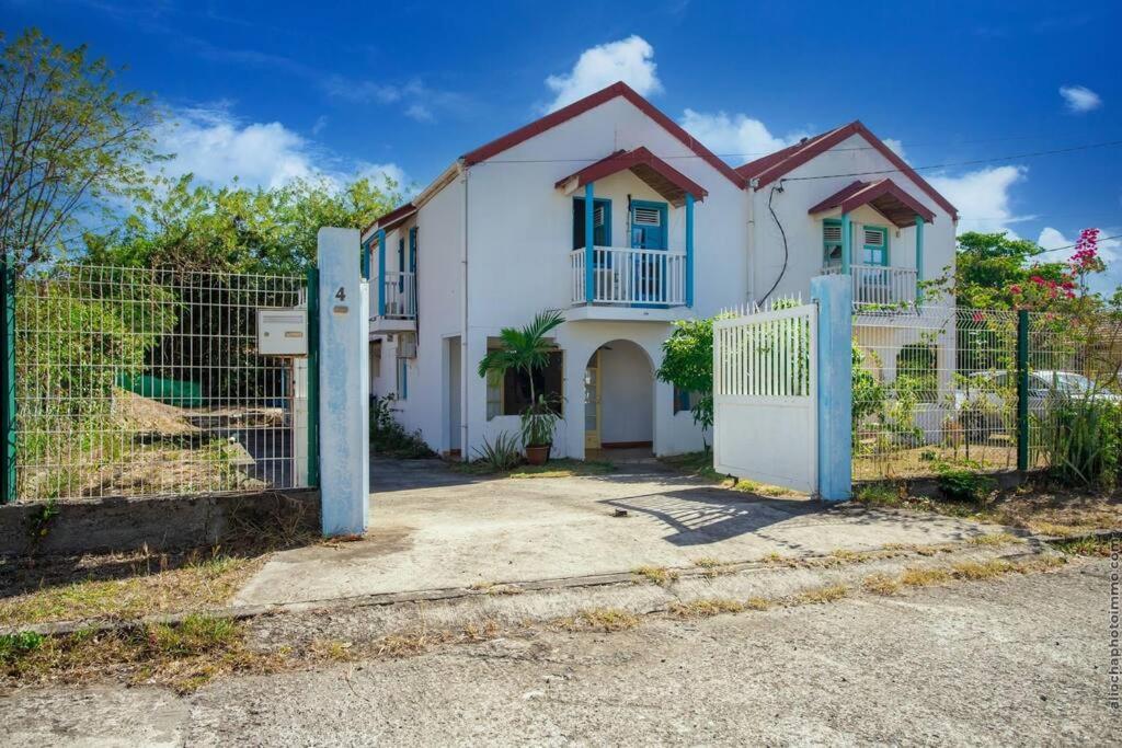 La Villa Du Rocher Du Gaiac Avec Spa Le Diamant Exterior foto